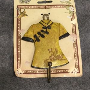 Adorable Resin Far East Hanger